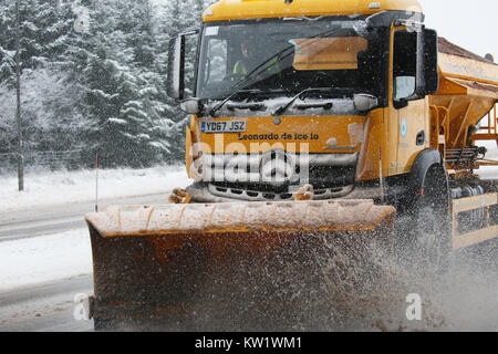 Saddleworth, UK. 29th Dec, 2017. A snow plough at junction 22 of the highest motorway in England keeping the roads clear for traffic,   M62, Saddleworth, 29th December, 2017 (C)Barbara Cook/Alamy Live News Stock Photo