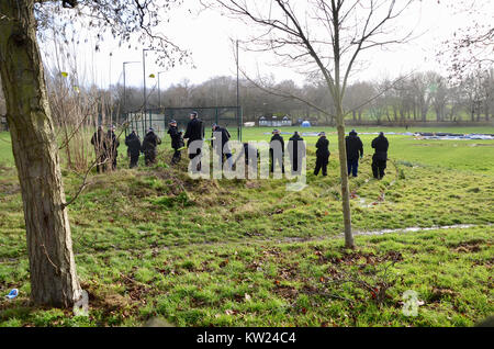 The murder crime scene in finsbury park haringey north london where the body of Russian born barmaid Iuliana Tudos was found with forensic officers and police searching for clues. She disappeared on christmas eve and lived locally. Dec 30th 2017 Stock Photo