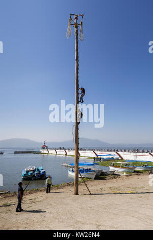 Getting the pole ready for Danza de los Voladores (Dance of the Flyers), Lake Chapala, Mexico. Stock Photo