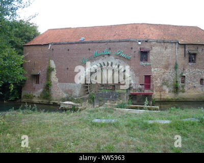 Blendecques (Pas de Calais, Fr) le moulin Snick, sur l'Aa (01) Stock Photo