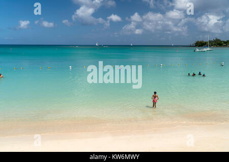 am öffentlichen Strand von Pereybere, Grand Baie, Mauritius, Afrika,  |  Pereybere public beach,  Grand Baie,, Mauritius, Africa Stock Photo