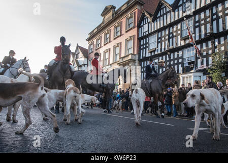 Ledbury, Herefordshire, UK. 26th December 2017. Hundreds of people congregate in Ledbury High Street for the annual festive meet of the Boxing Day Led Stock Photo