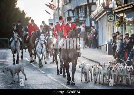 Ledbury, Herefordshire, UK. 26th December 2017. Hundreds of people congregate in Ledbury High Street for the annual festive meet of the Boxing Day Led Stock Photo