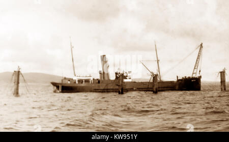 A salvage boat, Scapa Flow, Orkney, June 1919 Stock Photo