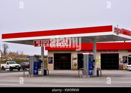 Exxon convenience store hi-res stock photography and images - Alamy