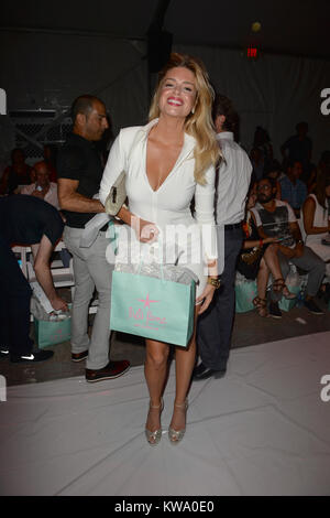 MIAMI, FL - JULY 20: Ashley Diana Morris, Lisa Hochstein attends the