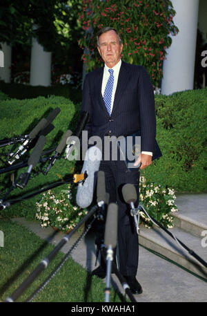 Washington, District of Columbia, USA. 31st May, 1990. United States President George H.W. Bush holds a press conference in the Rose Garden of the White House in Washington, DC following his first day of summit talks with Soviet President Mikhail Gorbachev on May 31, 1990.Credit: Ron Sachs/CNP Credit: Ron Sachs/CNP/ZUMA Wire/Alamy Live News Stock Photo