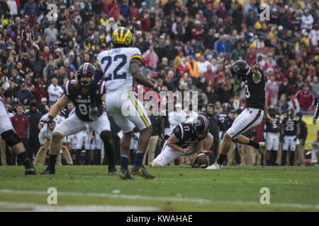 Tampa, Florida, USA. 1st January, 2018. South Carolina Gamecocks place kicker Parker White (43) couples a field goal against the Michigan Wolverines during the Outback Bowl at Raymond James Stadium on Monday January 1, 2018 in Tampa, Florida. Credit: Travis Pendergrass/ZUMA Wire/Alamy Live News Stock Photo