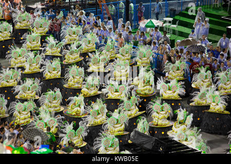 Samba school 'Mocidade Independente de Padre Miguel' starts his show in sambodromo, Rio de Janeiro, Brazil Stock Photo