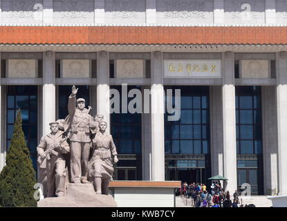 Mao Zedong mausoleum and memorial in Tiananmen square with statue of Chinese revolutionary people and soldiers Stock Photo