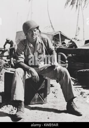 U.S. Marine Captain Louis Hayward on Tarawa. He commanded a photographic unit that filmed the a documentary titled 'With the Marines at Tarawa', which won the 1944 Academy Award for Best Documentary (Short Subject). At this time he was married to Ida Lupino. Dec. 6, 1943. World War 2. (BSLOC 2014 10 240) Stock Photo