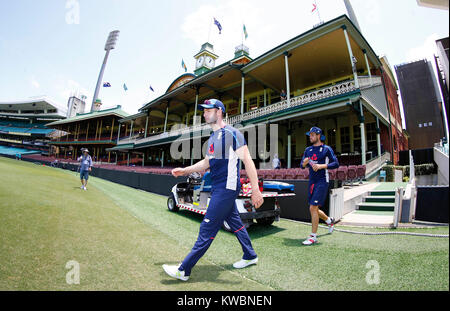 England's Mark Stoneman walks onto the SCG during a nets session  at Sydney Cricket Ground. PRESS ASSOCIATION Photo. Picture date: Tuesday January 2, 2018. See PA story CRICKET England. Photo credit should read: Jason O'Brien/PA Wire. RESTRICTIONS: Editorial use only. No commercial use without prior written consent of the ECB. Still image use only. No moving images to emulate broadcast. No removing or obscuring of sponsor logos. Stock Photo