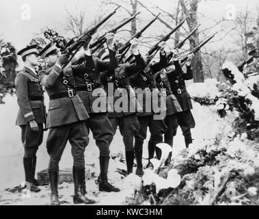 Six honor guards firing salute at the burial of Brigadier General William Mitchell. Feb. 23, 1936, Milwaukee, Wisconsin. (BSLOC 2015 14 110) Stock Photo