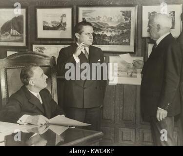 Samuel Irving Rosenman sworn in as New York State Supreme Court justice. March 24, 1932. At left is Governor Franklin Roosevelt for whom Rosenman wrote speeches and developed political strategies. Rosenman continued to advise President FDR and President Truman. Rosenman edited 'The Public Papers and Addresses of Franklin D. Roosevelt', published in 13 volumes from 1938 to 1950. (BSLOC 2015 2 241) Stock Photo