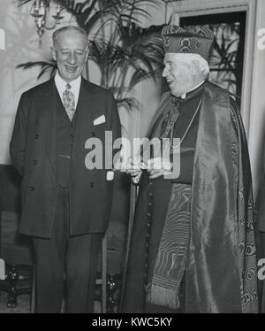 Governor Alfred E. Smith at a 1920s Catholic Charities Drive with Cardinal Patrick Hayes. Anti-Catholic Prejudice was one factor in his defeat as the Democratic Presidential candidate against Herbert Hoover in 1928. (BSLOC 2015 15 204) Stock Photo