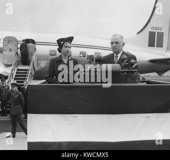 President Harry Truman welcomes Princess Elizabeth at Washington's National Airport. Oct. 31, 1951. - (BSLOC 2014 15 39) Stock Photo