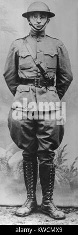 Harry Truman as a soldier in World War I. Truman was promoted to captain in April 1918, and commanded Battery D of the 129th Field Artillery. - (BSLOC 2014 15 4) Stock Photo