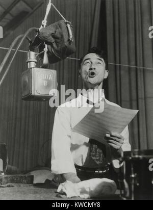 Pinto Colvig in Walt Disney studios creating sounds for an animated film in the 1930s. The American vaudeville actor became a movie voice actor who worked with the major Hollywood studios. He created the voice of Disney's 'Goofy', and voiced 'Grumpy' in SNOW WHITE AND THE SEVEN DWARFS. - (BSLOC 2014 14 3) Stock Photo