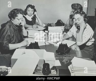 NAACP women during a membership campaign New York City, May 1955. The were recruiting new members on the first anniversary of the Brown v. Board of Education Supreme Court decision. New York City, May 1955. - (BSLOC 2015 1 209) Stock Photo