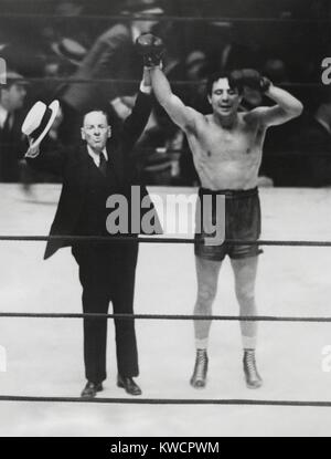 Victorious Max Baer's became the World's Heavyweight Champion after defeating Primo Carnera. June 14, 1934 - (BSLOC 2014 17 148) Stock Photo