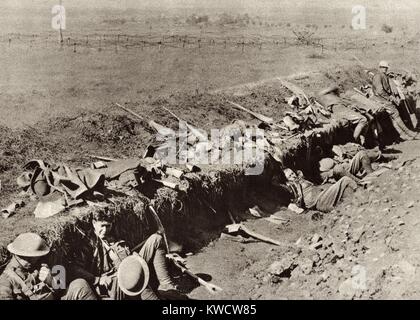 World War 1: Meuse-Argonne Offensive. American troops take a break from trench digging during the final Allied battle to drive German armies out of France. U.S. effort took place in the Verdun Sector, north and northwest of the town of Verdun, between Sept. 26 and Nov. 11, 1918. (BSLOC 2013 1 209) Stock Photo