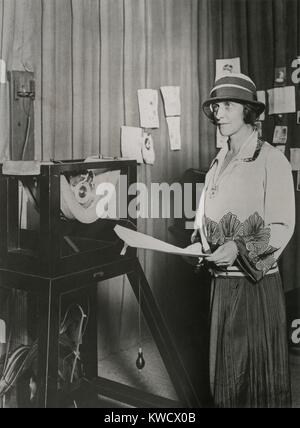 Nancy Astor, American born member of British Parliament, speaking into an early microphone, 1920s. She married fellow expatriate, Waldorf Astor, 2nd Viscount Astor, in 1897 (BSLOC 2017 1 72) Stock Photo