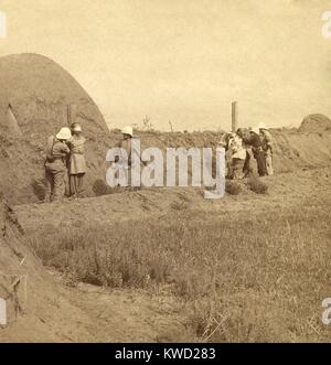 Occupying French soldiers preparing two Chinese prisoners to be shot in Tianjin (Tientsin). Allied Expeditionary Forces in China during the Boxer Rebellion, 1900  (BSLOC 2017 20 37) Stock Photo