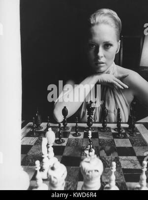THE THOMAS CROWN AFFAIR, Faye Dunaway, 1968 Stock Photo - Alamy