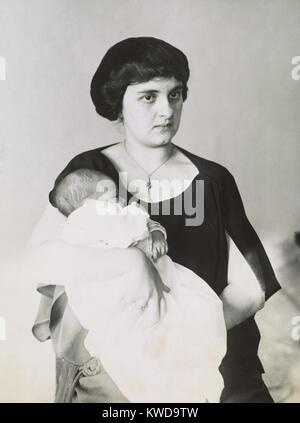 Mrs. Mary Creighton with her baby born between her arrest in and before her ensuing acquittal in Newark, 1923. She and her husband John were tried for the poison-murder of her mother-in-law. She was also tried from the poison murder of her consumptive brother, Raymond Every (BSLOC 2016 10 77) Stock Photo