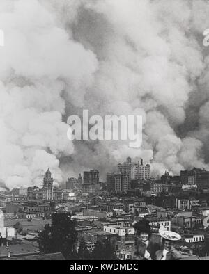Smoke billows over San Francisco in the 3-day fire that followed the earthquake of April 18, 1906. At the bottom, the photo includes 2 young women smiling at photographer Arnold Genthe in spite the inferno (BSLOC 2017 17 18) Stock Photo