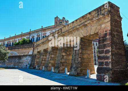 Porta Felice a monumental city gate of Palermo, Sicily, Italy. Stock Photo