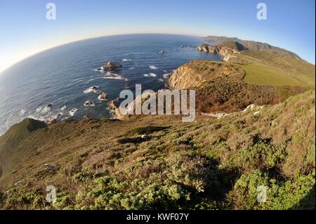 View of beautiful, rugged coastline and Pacific Ocean from along Highway 1 in Big Sur, California, USA Stock Photo