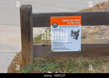 Coyote (Canis latrans) wildlife warning sign, Aurora Colorado US Stock  Photo - Alamy