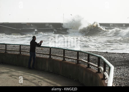 Brighton, East Sussex. 3rd January 2018. UK weather. Storm Eleanor hits Brighton seafront at high tide. The UK has seen gusts of wind of up to 100mph bringing disruption and flooding to many coastal areas. A Yellow Met Office warning of strong winds is still in place for Brighton & Hove. Stock Photo
