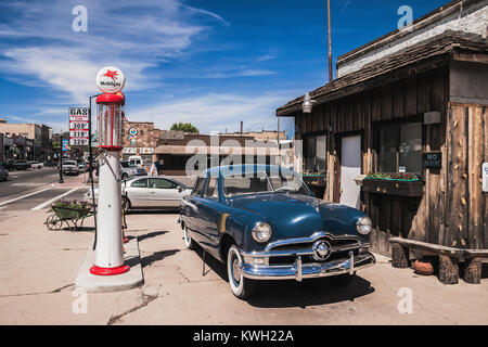 Former Pete's Route 66 gas station Museum and a classic Ford Sedan car in Williams, Arizona, USA. Stock Photo