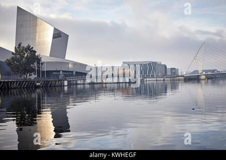 Modern design Imperial War Museum North ( IWM North) in  Trafford Park, Greater Manchester, England. over the Ship Canal at Salford Quays Stock Photo