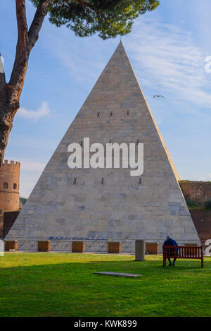 Pyramide Rome The Roman tomb in the shape of a Pyramid, Pyramid of Caius Cestius, and ...