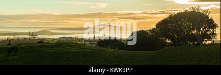 Auckland city in the fog, a view from Mt Eden Stock Photo