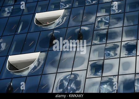 Germany, Hamburg, glass facade of concert hall Elbphilharmonie, Hotel The Westin Stock Photo