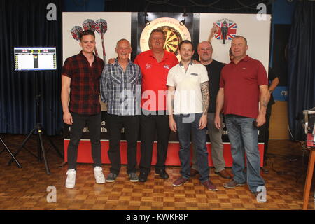 The Crafty Cockney - Eric Bristow Darts Legend - I had the chance to capture Eric with his fans at a charity auction whilst working for a newspaper! Stock Photo