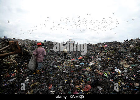 Medan, Indonesia. 4th Jan, 2018. Scavengers collect plastic rubbish in Medan, North Sumatra, Indonesia, Jan. 4, 2018. Credit: Lana) (zjy/Xinhua/Alamy Live News Stock Photo