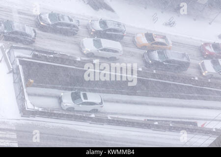 New York City, USA. 4th January, 2018. New York City, USA. 4th Jan, 2018. Treacherous whiteout conditions make driving dangerous on northbound Park Avenue. Credit: Patti McConville/Alamy Live News Stock Photo