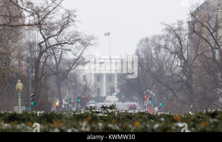 Washington DC, USA. 4th Jan, 2018. North portico of the White House, seen from Scott Circle on 16th Street NW, on a frigid winter morning in January 2018. Credit: Tim Brown/Alamy Live News Stock Photo
