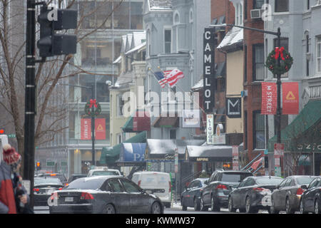 Washington DC, USA. 4th Jan, 2018. M and 19th Streets NW, Washington DC on a frigid winter morning in January 2018. Credit: Tim Brown/Alamy Live News Stock Photo