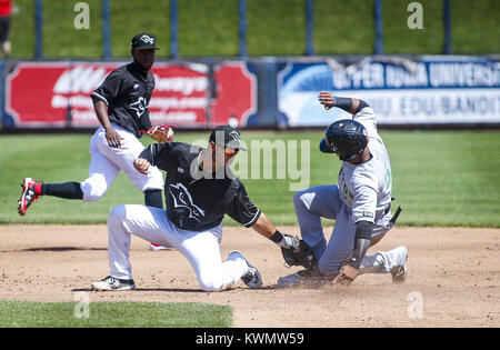 Quad cities river bandits hi-res stock photography and images - Alamy