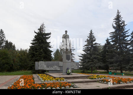 Veliky Ustyug, Vologda region, Russia - August 12, 2016: Monument to Semyon Ivanovich Dezhnev in the summer morning in Veliky Ustyug, Vologda region Stock Photo