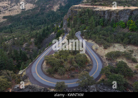 View from the high cliff Rowena Crest over the hairpin bend switchback in the highway next to Columbia River, Oregon, USA Stock Photo