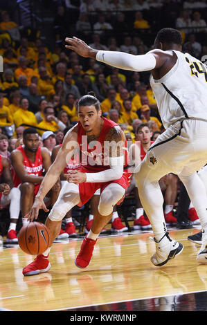 Wichita, Kansas, USA. 4th Jan, 2018. Houston Cougars guard Rob Gray (32) drives the baseline in the second half during the NCAA Basketball Game between the Houston Cougars and the Wichita State Shockers at Charles Koch Arena in Wichita, Kansas. Kendall Shaw/CSM/Alamy Live News Stock Photo