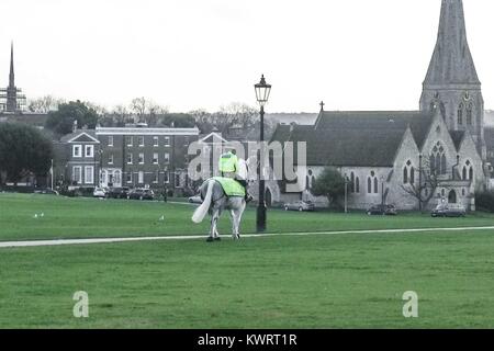 London, UK. 05th Jan, 2018. London 5th January 2018. A mounted police officer exercises their horse on Blackheath Common in South- East London. Credit: claire doherty/Alamy Live News Stock Photo