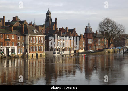 York, UK. 5th Jan, 2018. River Ouse oozes over the riverbank in York causing flooding after storm Eleanor Credit: Keith Larby/Alamy Live News Stock Photo